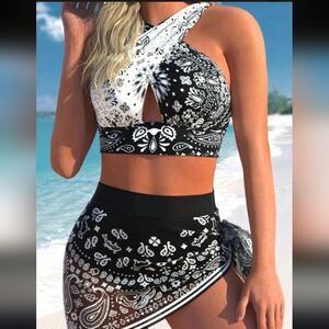 Black and White Bandana Print Bikini Set